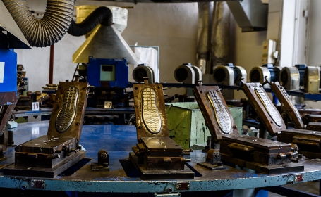 Dual color sole machine(圖)